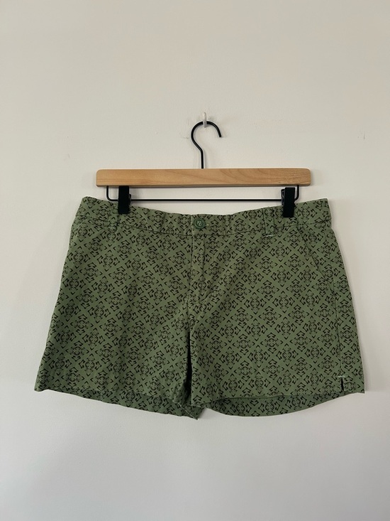 Patagonia Pants - Patagonia Women’s Stretch All-Wear Shorts, Olive Patterned, size 8, EUC
